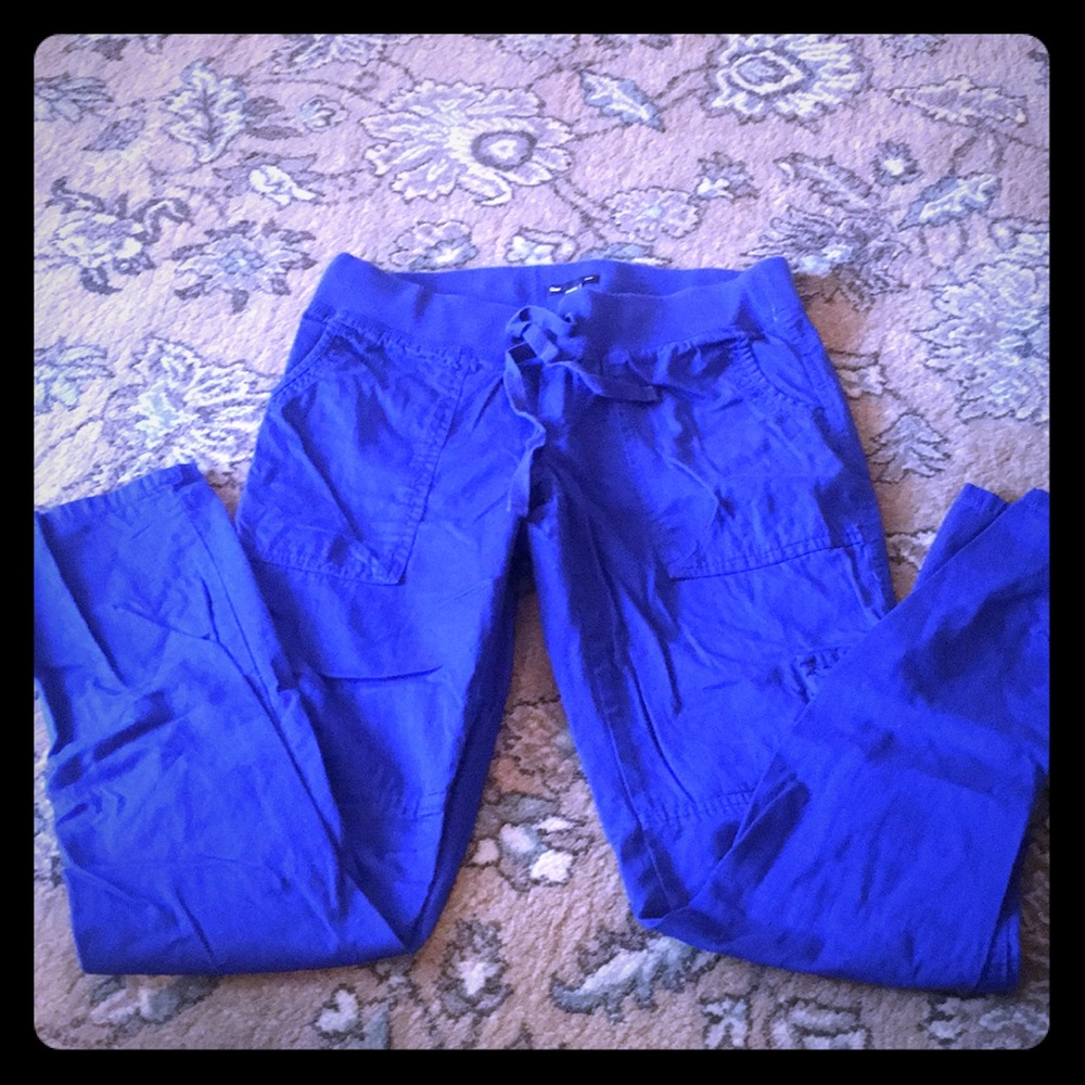 Gap Capri/long cargo pants